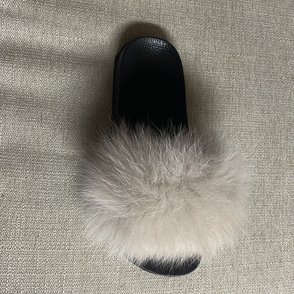 Fox fur rubber slides size 39 - Picture 2 of 4